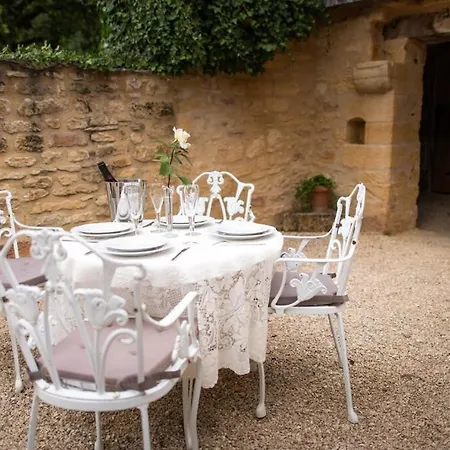 Le Manoir De Carlucet 펜션 *